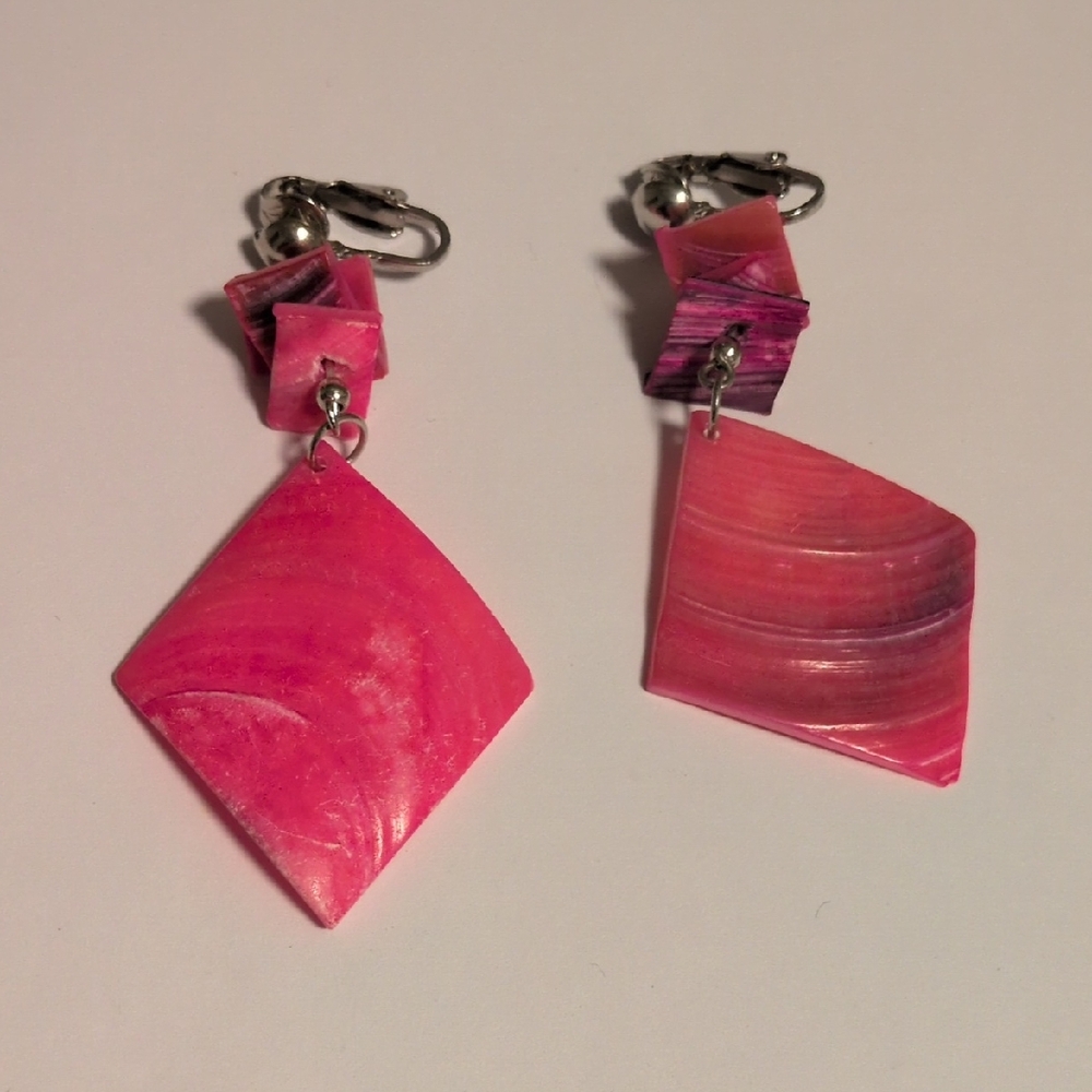 Vibrant Pink and‎ Purple Geometric Shell Dangle Clip On Earrings